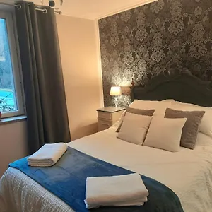 Couette-café Les Roches Restaurant&chambre D'hotes