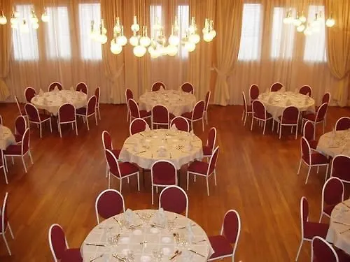 Hôtel Restaurant Des Lys Le Coteau France